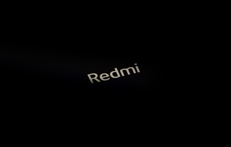 REDMI K90 z pojemną baterią