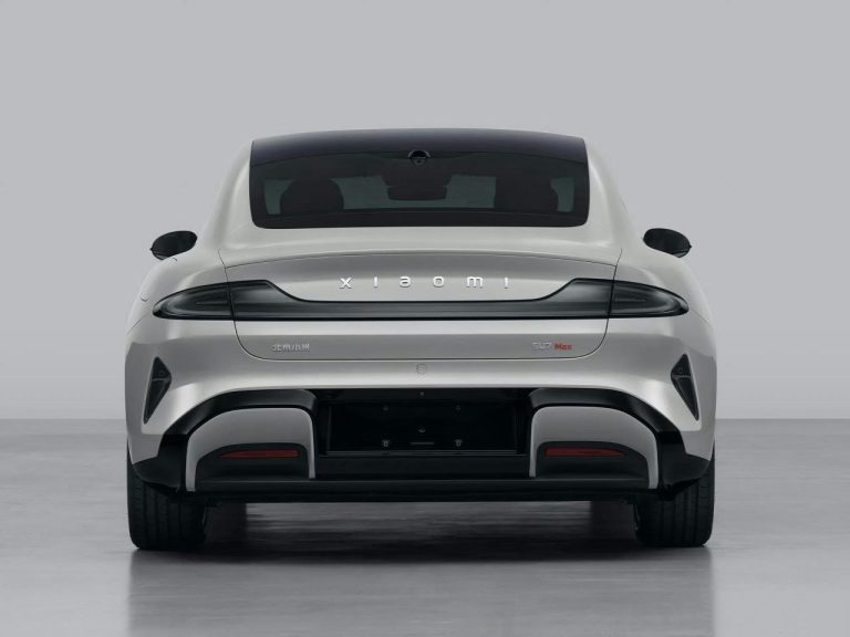 Wyciekły pierwsze zdjęcia wnętrza samochodu Xiaomi SU7