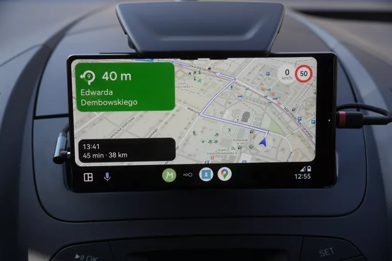 Jak uzyskać Android Auto w samochodzie bez Android Auto? Na przykładzie korzystania z Xiaomi