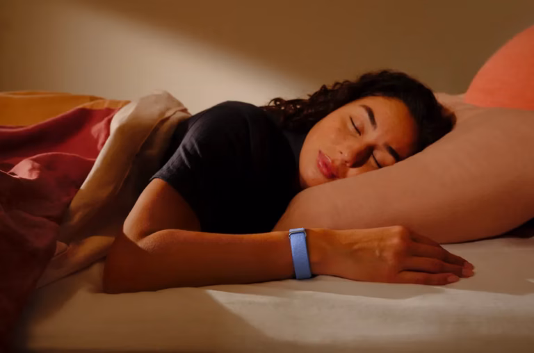 Fitbit Air: rewolucja bez ekranu? Nowa opaska Google